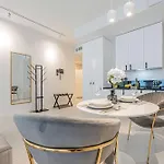 Deo Plaza Wyspa Spichrzow By Renters גדנסק