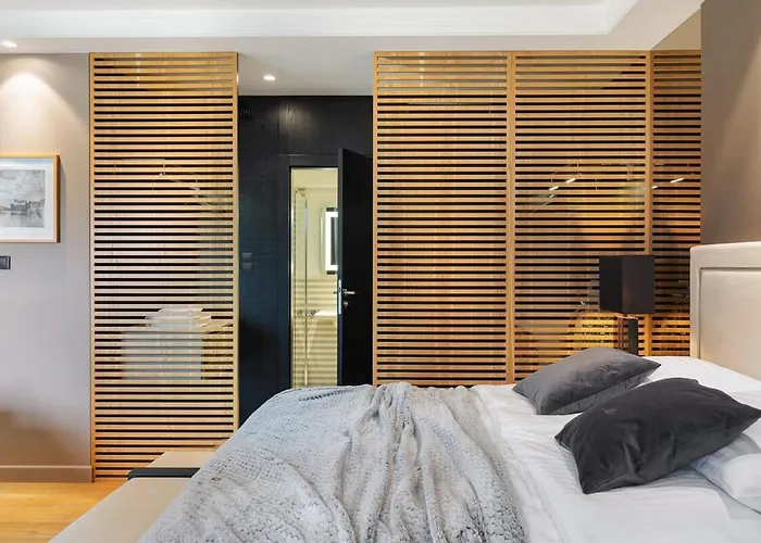 Deo Plaza Wyspa Spichrzow By Renters 格但斯克